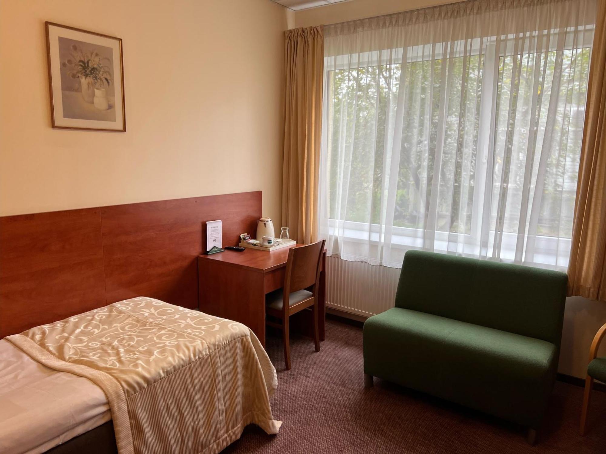 Smelyne Hotel Panevezys Exterior photo