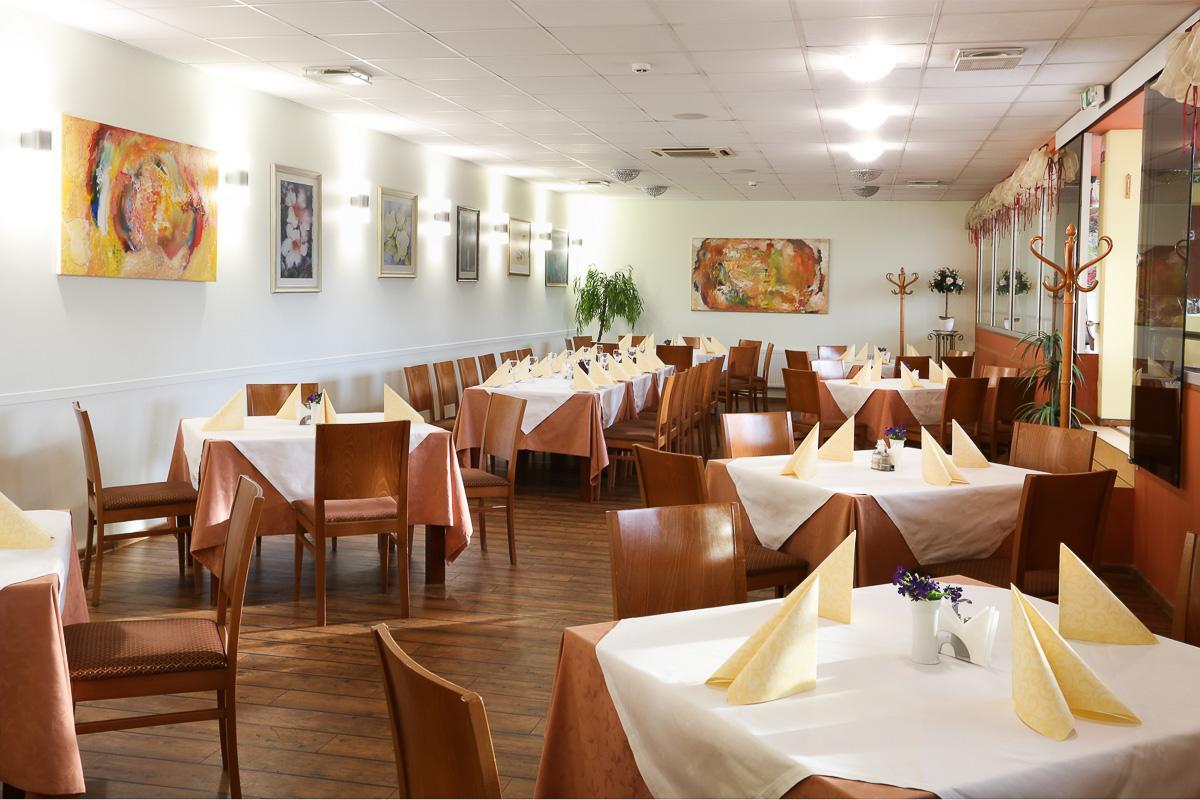 Smelyne Hotel Panevezys Exterior photo